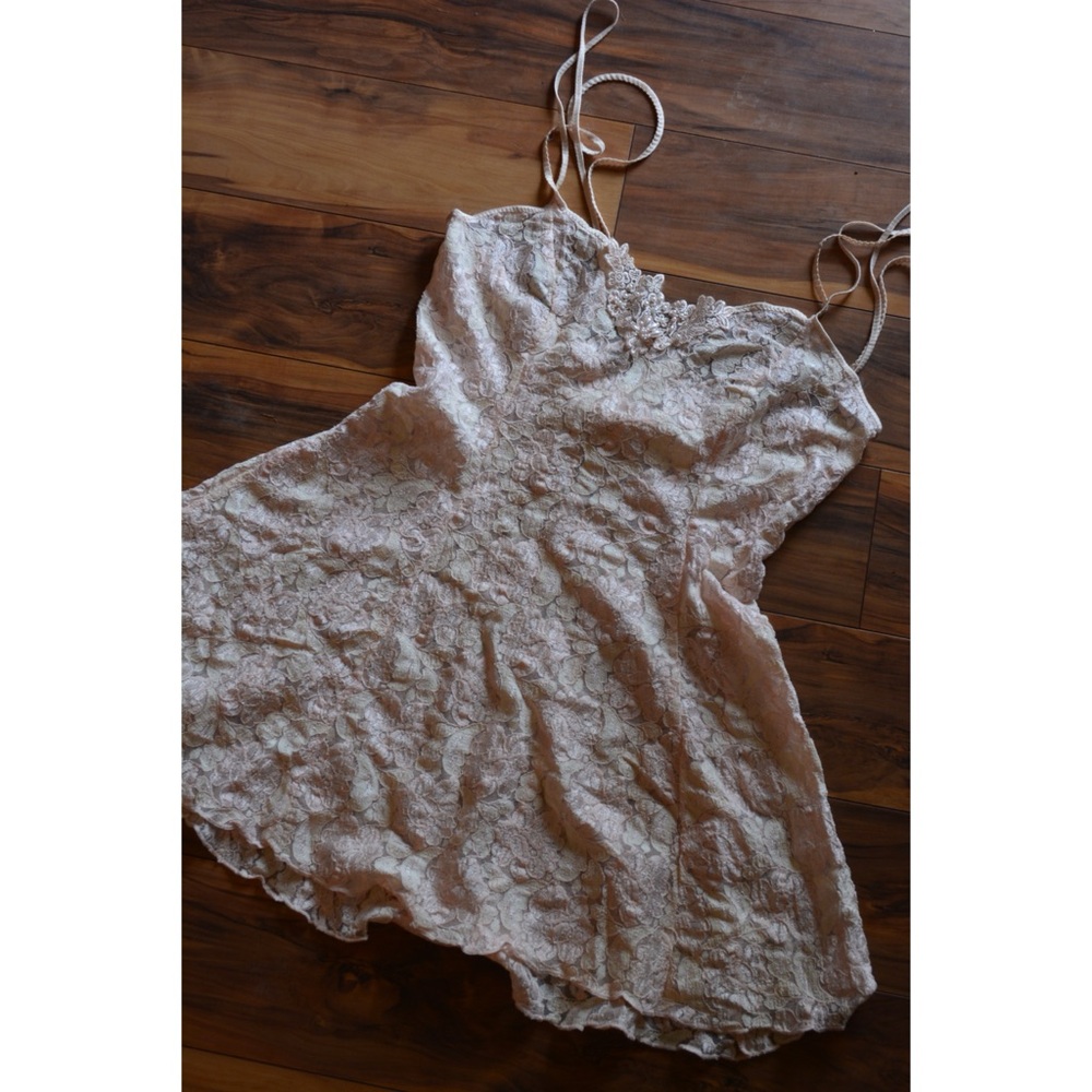 VTG Kathy Ireland lace nightie